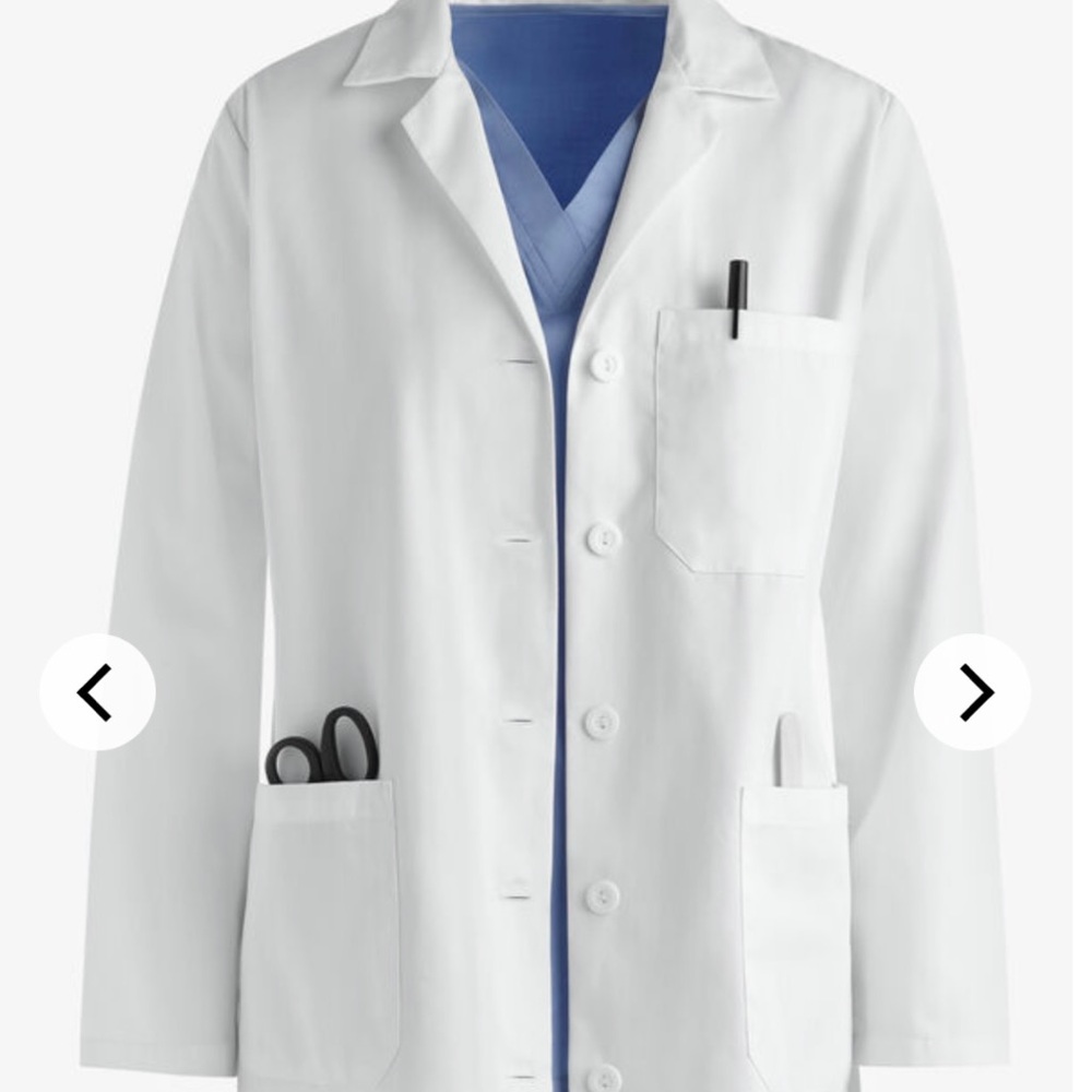Uniform Advantage Women’s Lab Coat size small New in package